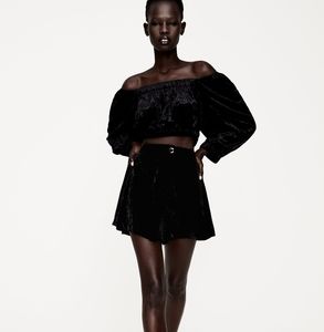 🆕 zara • velvet skort